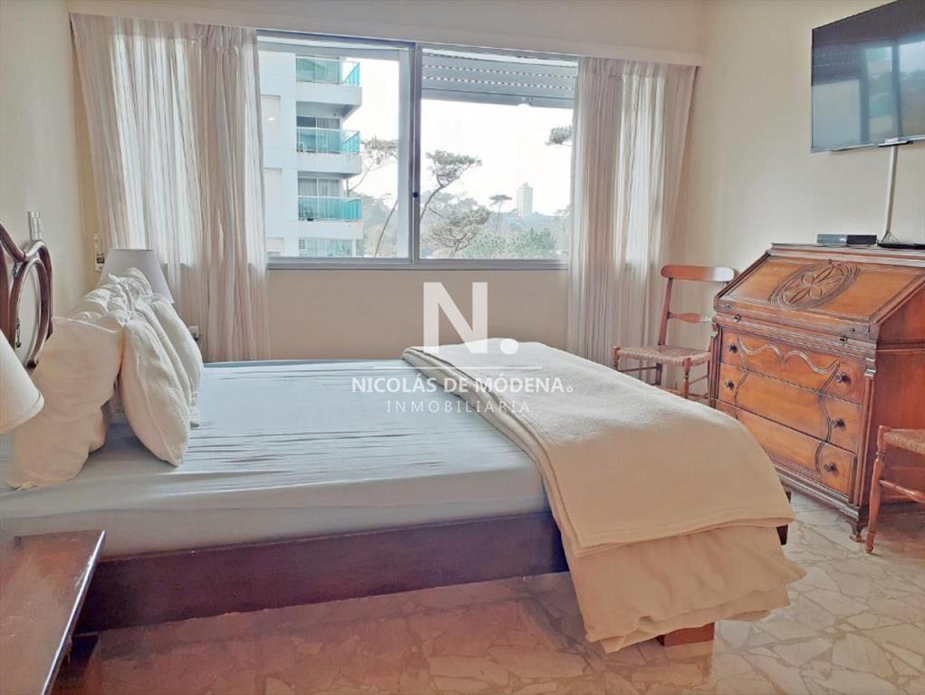 Departamento en Torre emblematica frente al mar,