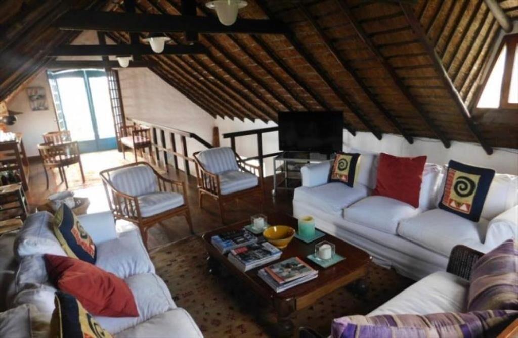 CASA EN VENTA DE 5 DORMITORIOS EN LA BARRA