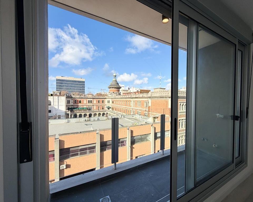 Venta apartamento 1 dormitorio al frente en Cordon. a estre