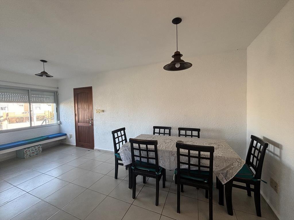 Venta con renta - 2 dormitorios - Cochera -