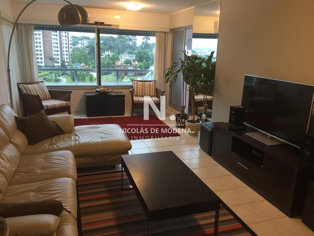 Vende Apartamento en Playa Mansa, Punta del Este