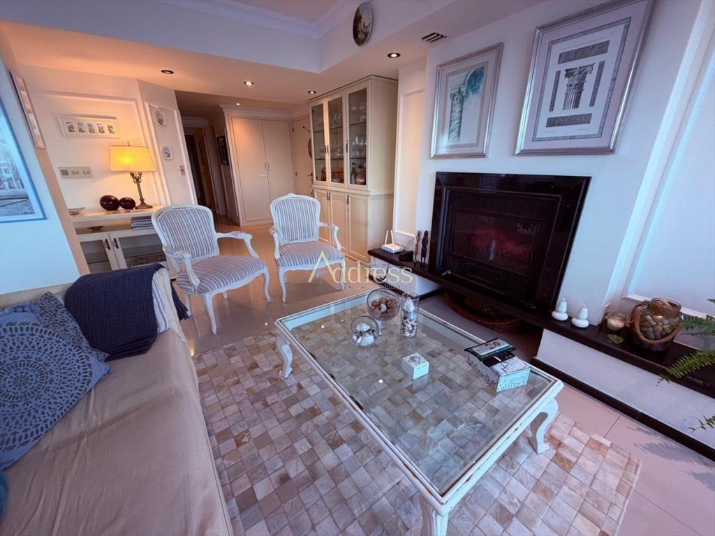 Apartamento en Peninsula, frente al mar, de 3