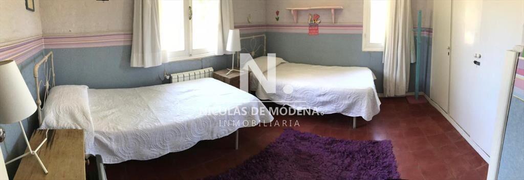 Vende casa de 3 dormitorios en La Barra.