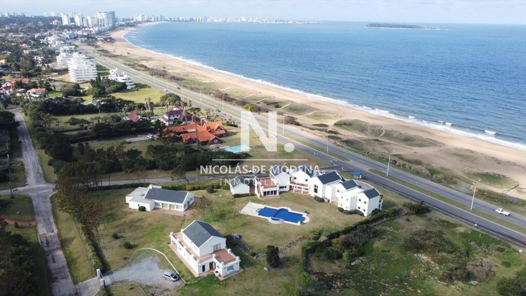 Espectacular Mansion frente al mar, Playa Mansa.