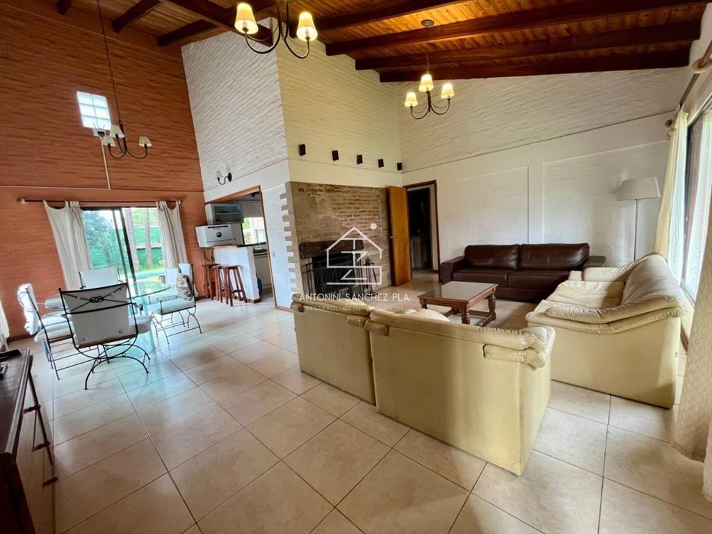 VENTA CASA DE 4 DORMITORIOS PUNTA DEL ESTE