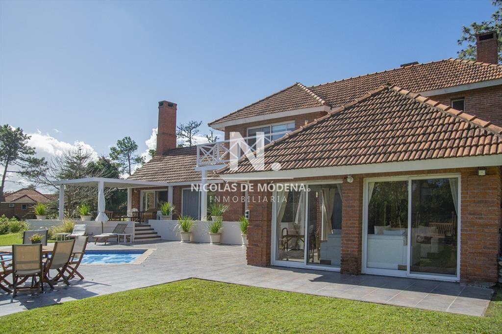Espectacular Mansion en zona Golf, proxima al y a