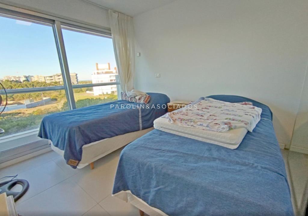 Departamento en Venta de 3 Suites y dependencia