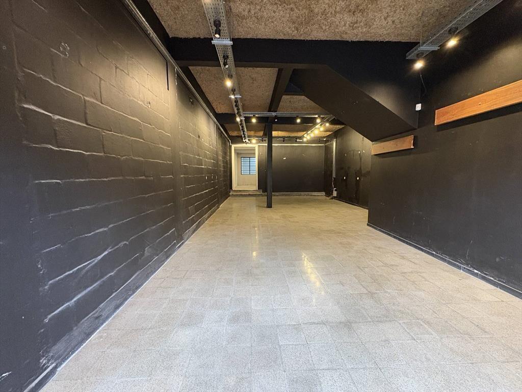 Alquiler - Local Comercial con 100 m2 en Tres Cruces