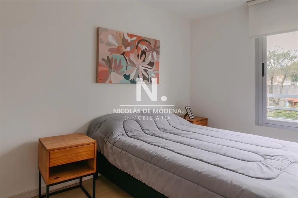 Venta Apartamento de 2 Dormitorios Cercano a Tres