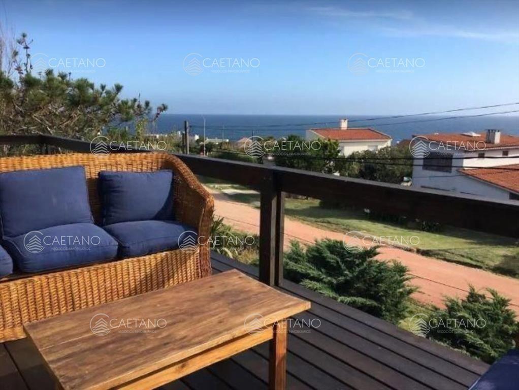 Venta de casa en Manantiales !