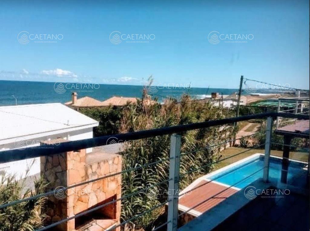 Casa de 4 dormitorios en venta !