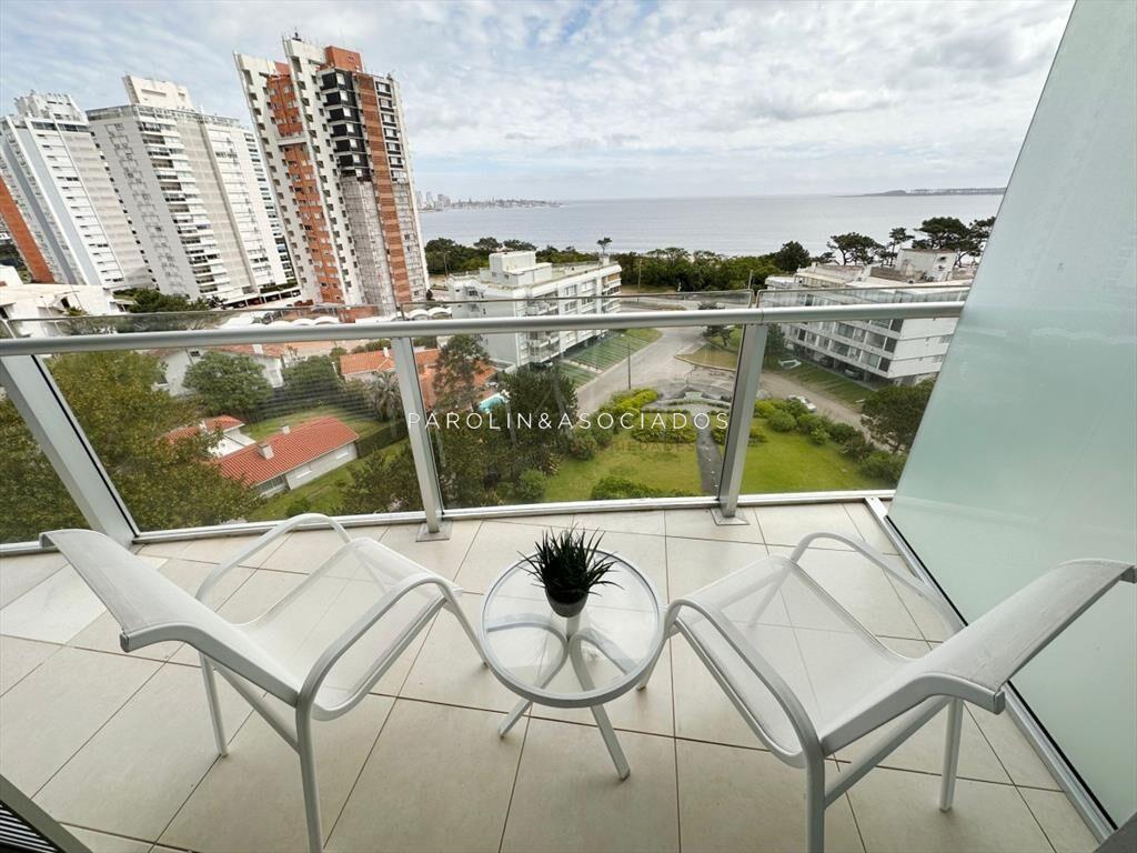 Apartamento de 3 dormitorios en suite en Edificio