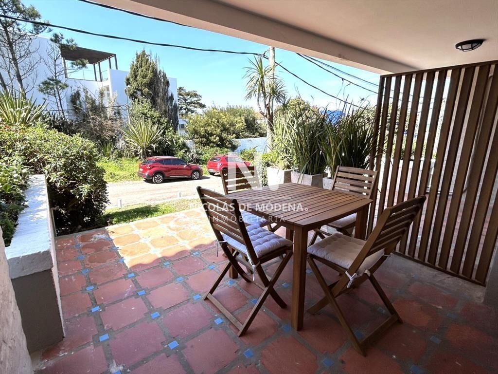 Apartamento de 3 dormitorios en Punta del Este en venta.