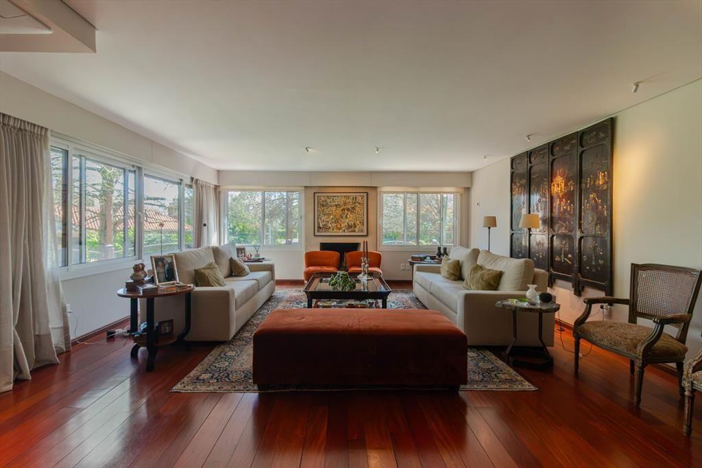 Venta apartamento con jardin en Carrasco Sur