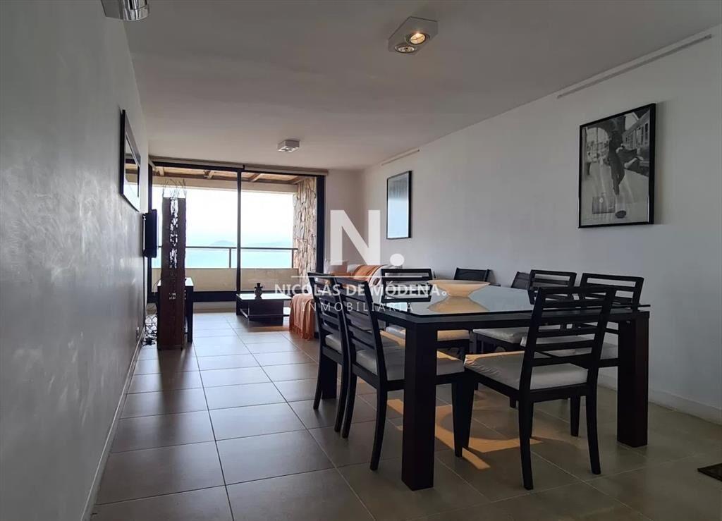 Venta de apartamento de 2 dormitorios en edifico