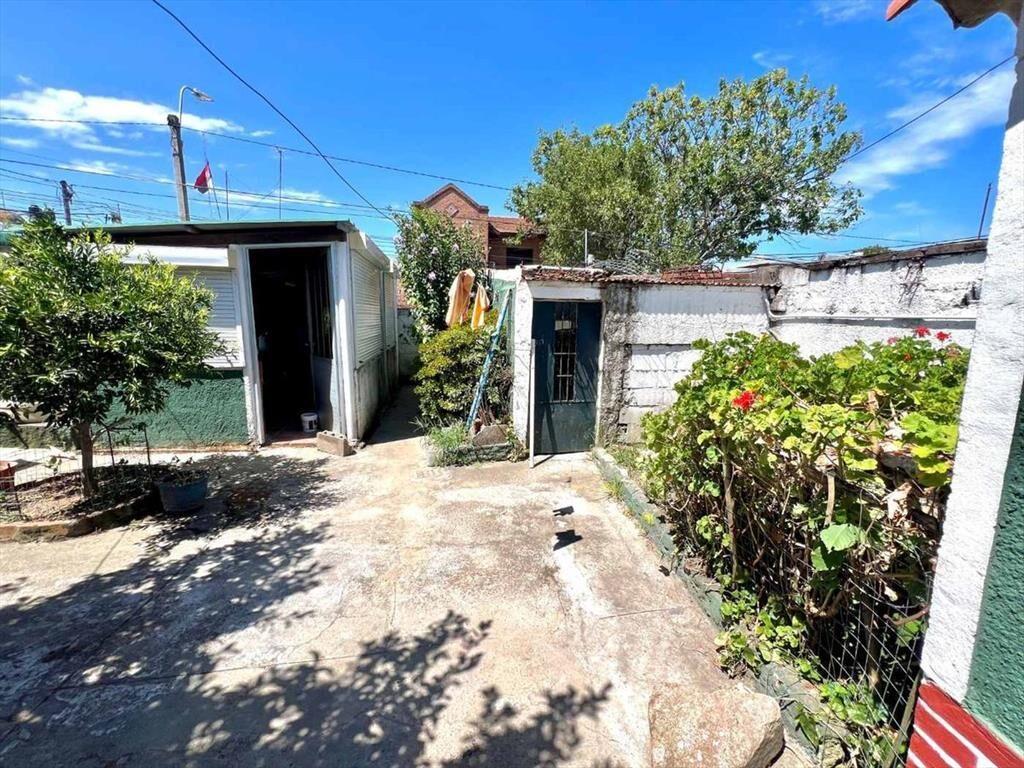 Venta casa Pando 2 o 3 dormitorios jardin y garaje