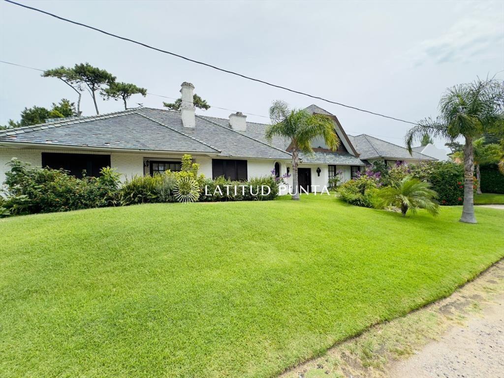 Casa en venta de 4 dormitorios en Punta del Este