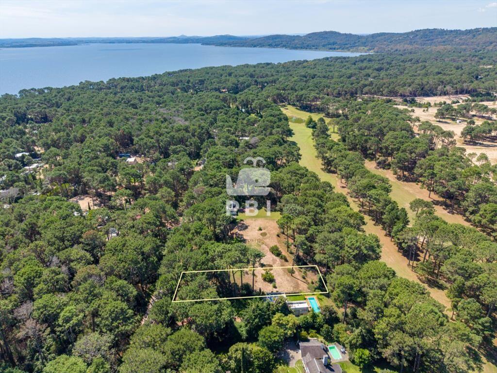 Terreno en venta en Club Del Lago, Punta Ballena