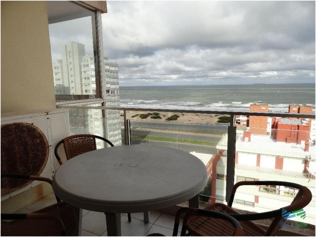 Apartamento en Brava, 2 dormitorios *