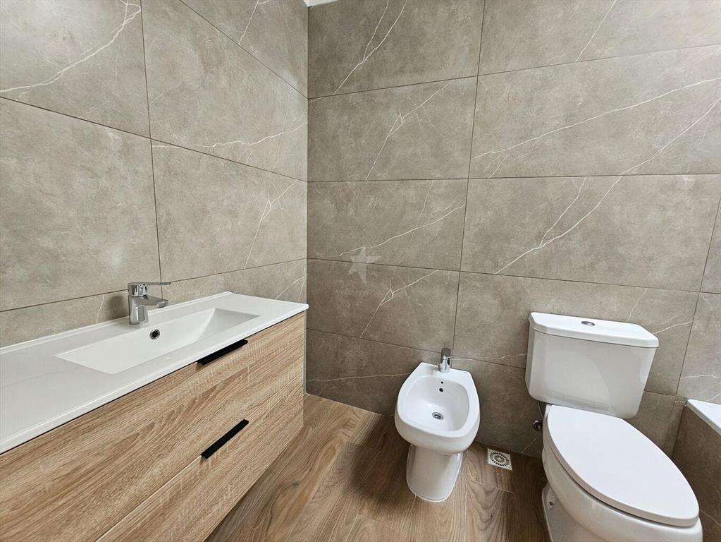 VENTA CARRASCO CASA 3 DORM - GGE- PATIO - PARRILLERO