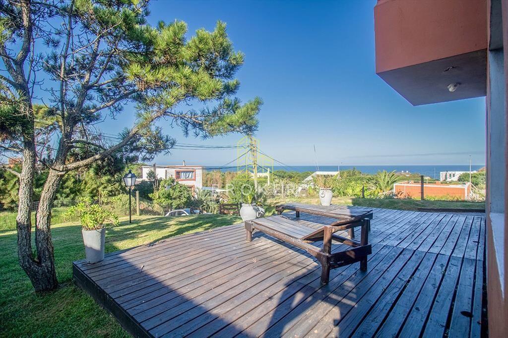 Venta de casa de 4 dormitorios mas dependencia en