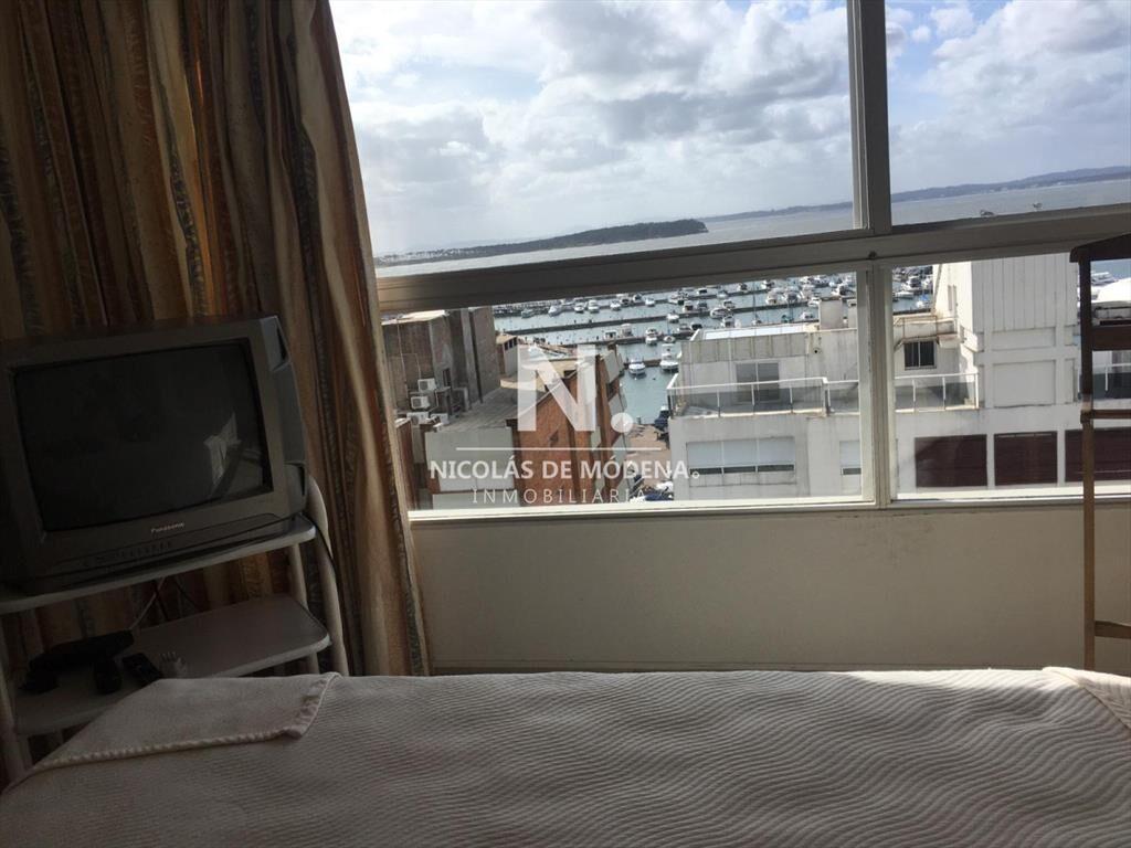 Apartamento en venta con vista al puerto