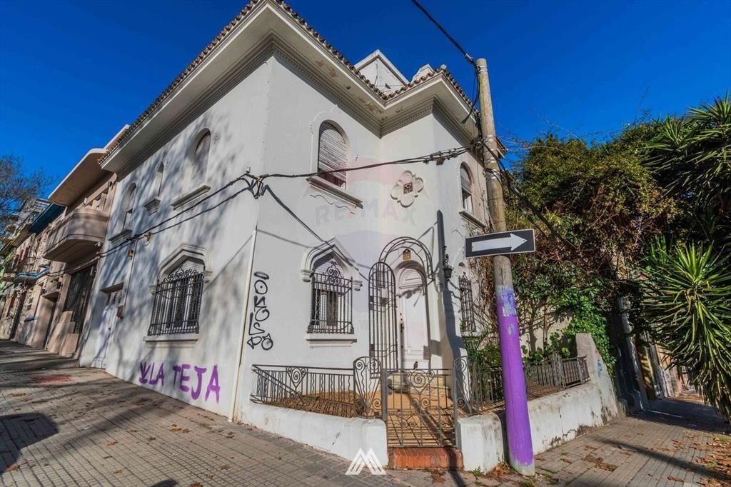VENTA DE TRIPLEX EN PUNTA CARRETAS CON GARAJE