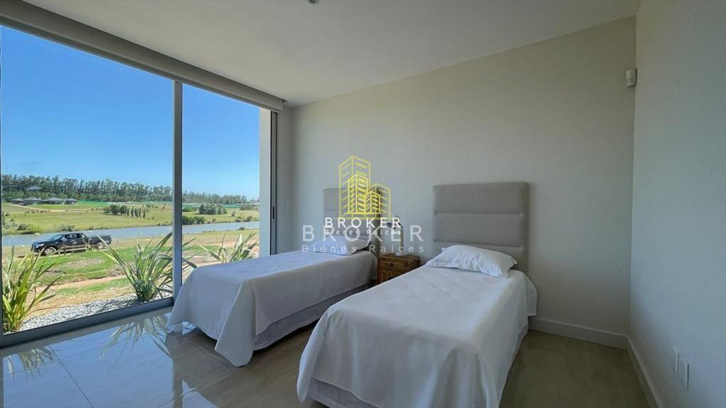 Venta De Casa En Pueblo Mio Manantiales!