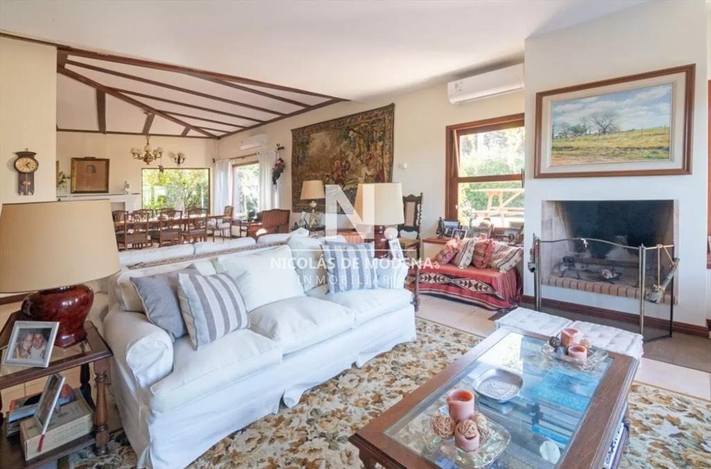 Espectacular chalet a pasoa del mar. San Rafael,