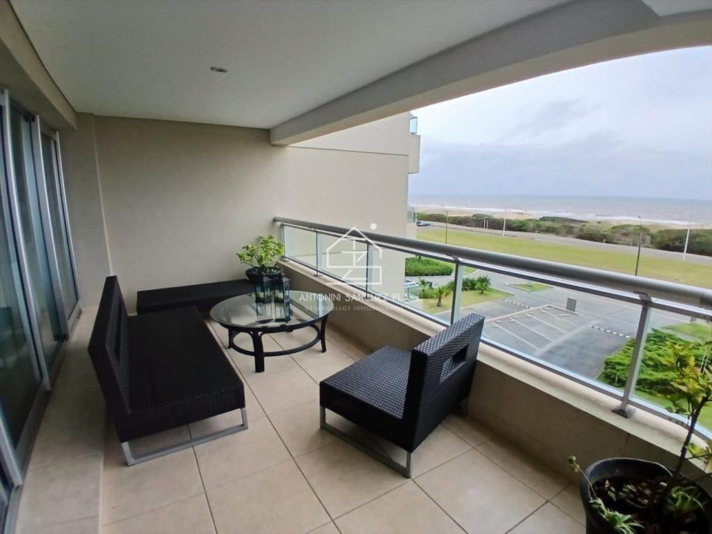 APARTAMENTO EN VENTA FRENTE AL MAR 3 DORMITORIOS
