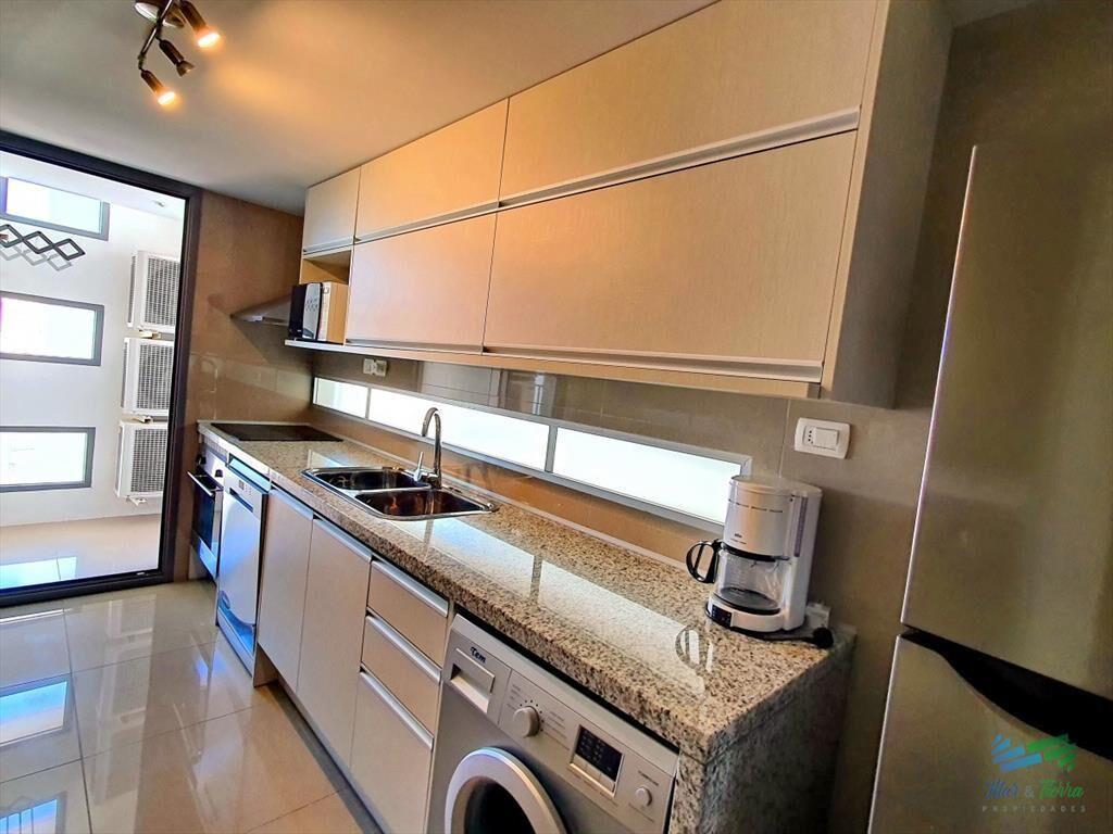 Vendo apartamento 2 dormitorios con buena vista y servicios