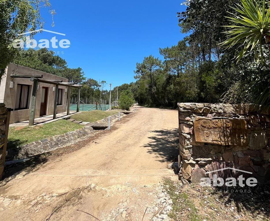 Venta de Terreno en La Pedrera en Barrio Privado