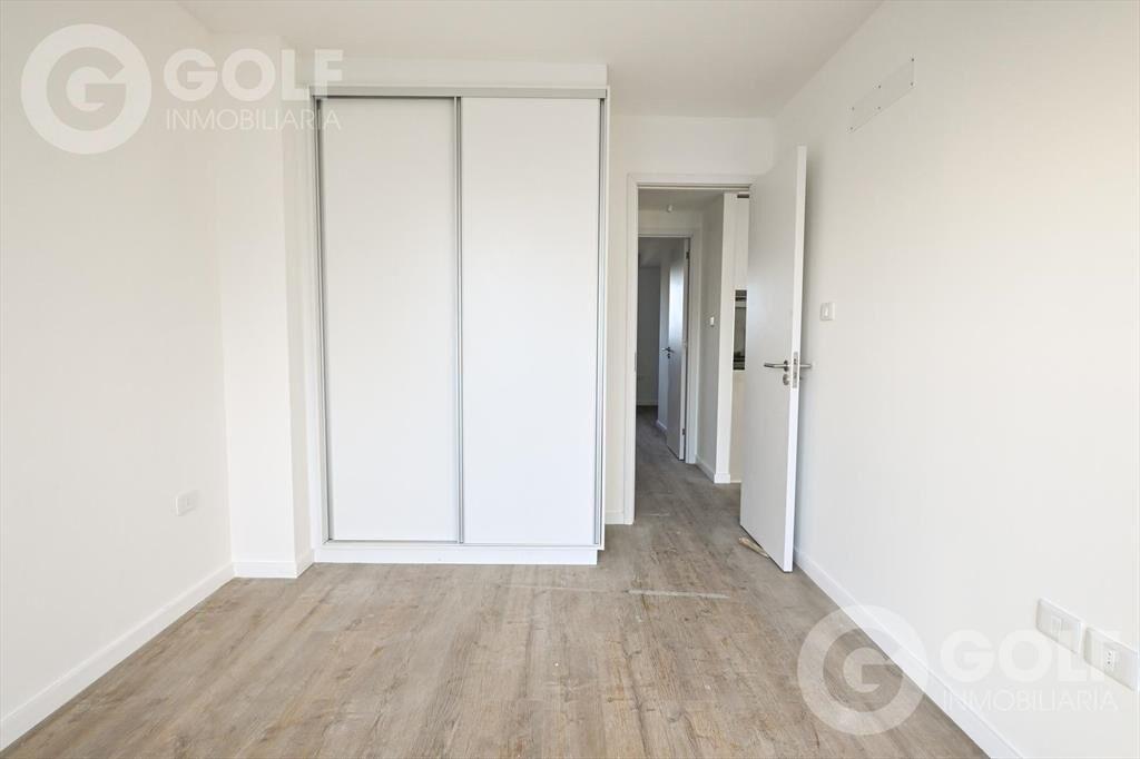 Venta de apartamento de dos dormitorios con terraza - Centr