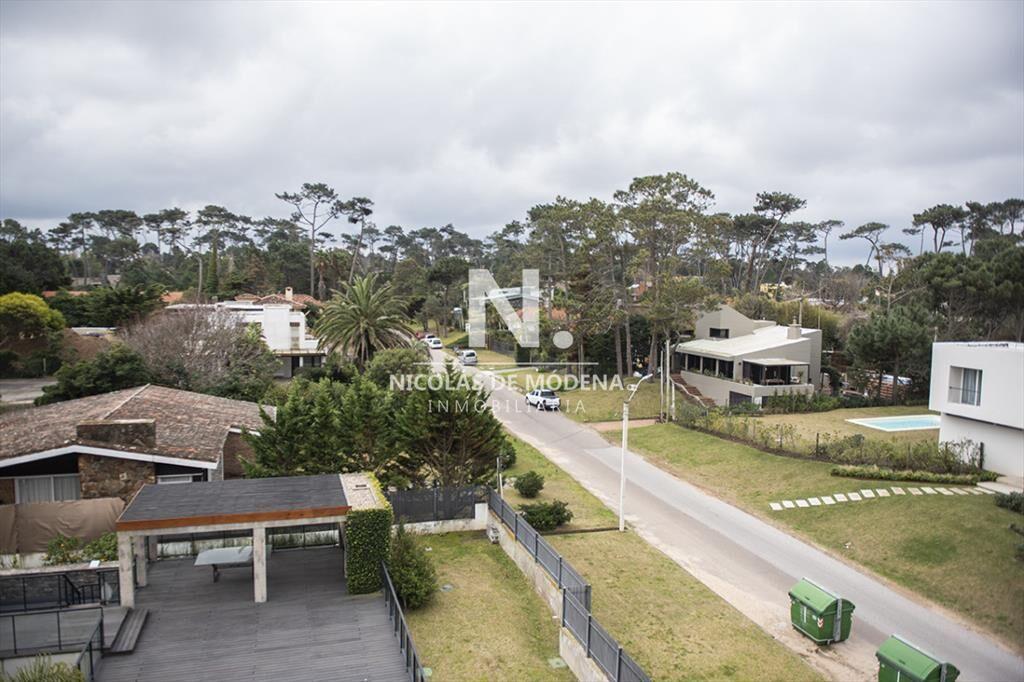 Vende apartamento equipado de 3 dormitorios al ,