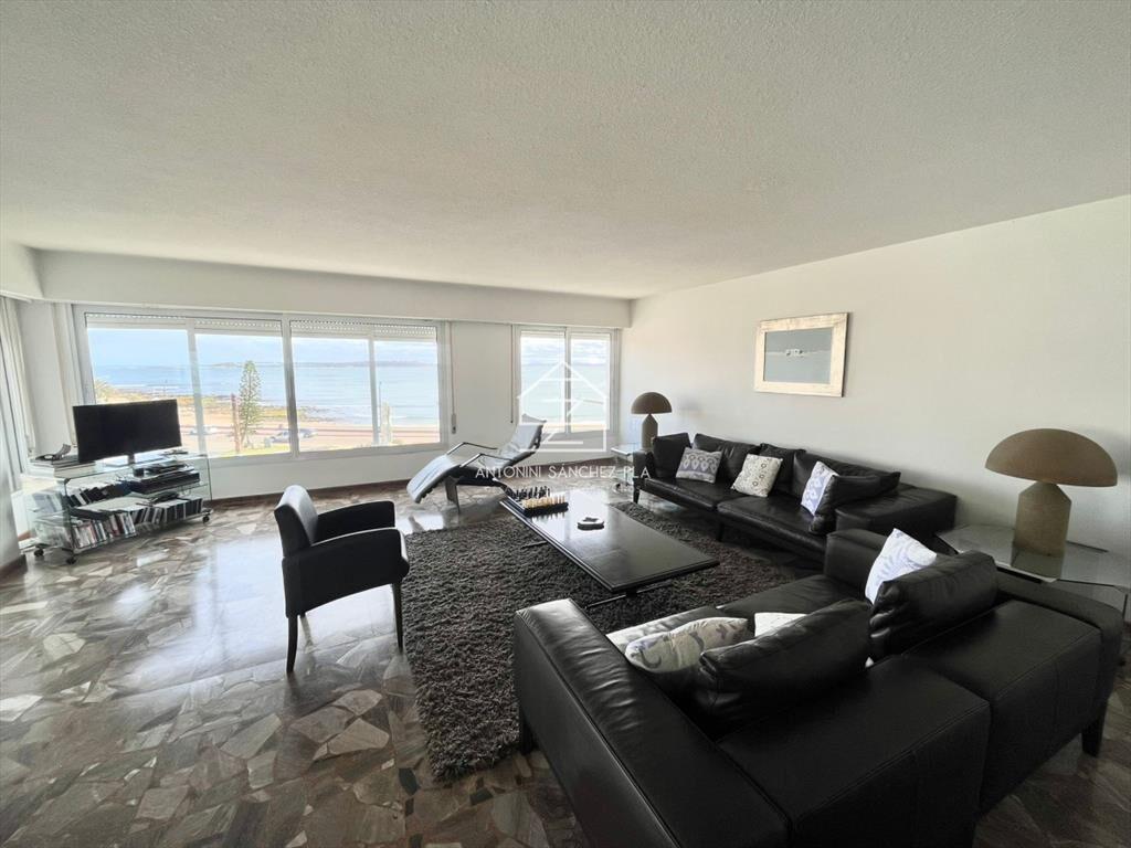 Apartamento con vista al mar