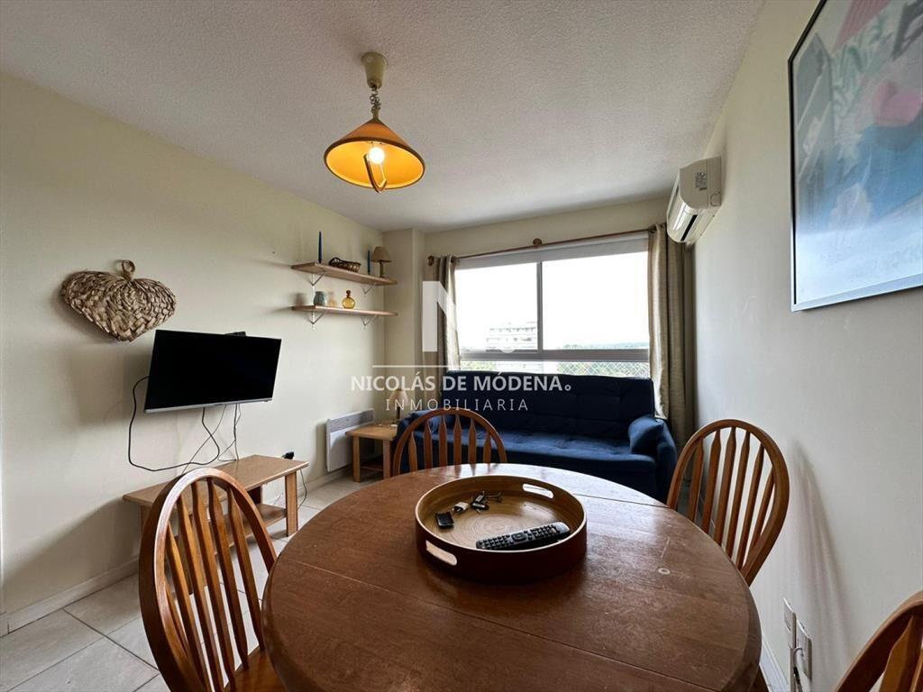 Apartamento de 1 dormitorio en Venta en Av. , del