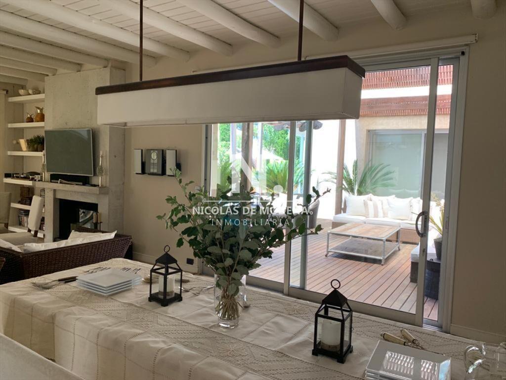 Vende espectacular casa en Segunda lÃ­nea a la ,
