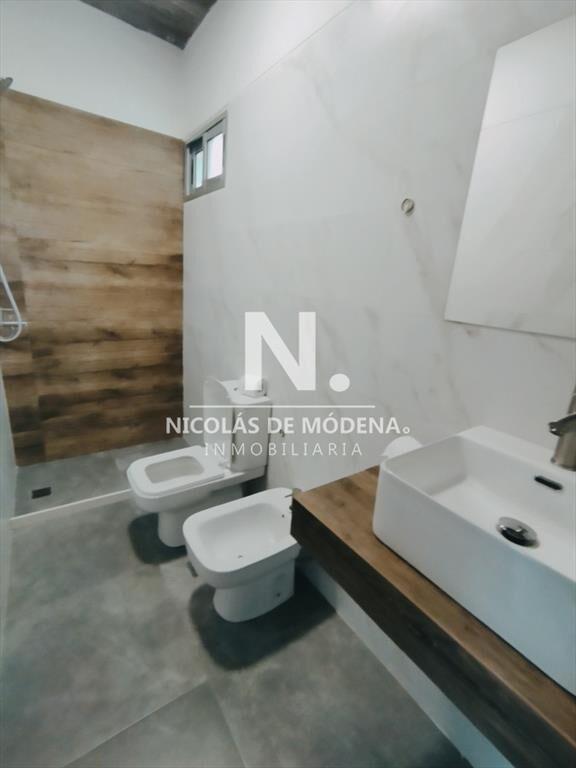 Espectacular casa en barrio Solanas, venta