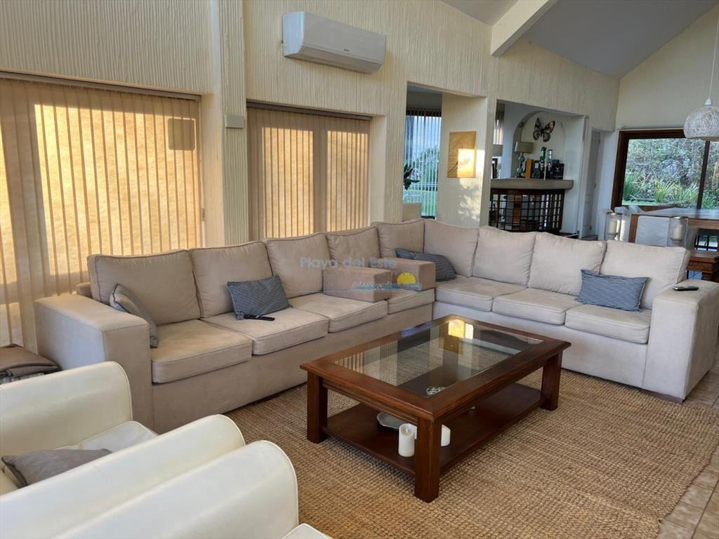 Casa en Venta en Barrio Lugano , Punta del este