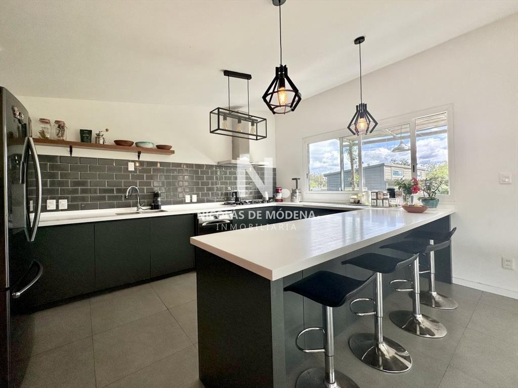 Casa de cuatro dormitorios en venta en Barrio El