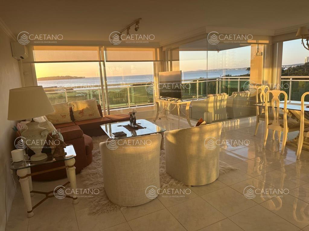 Apartamento en Alquiler temporal de 3 dormitorios