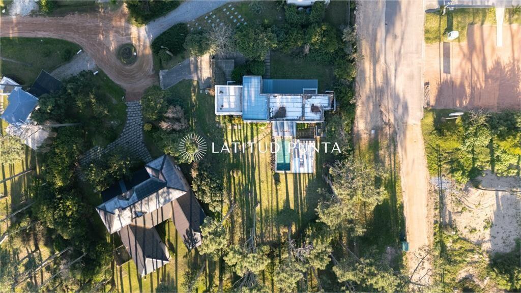 Casa en Laguna Blanca - Manantiales, 5 dormitorios y piscin