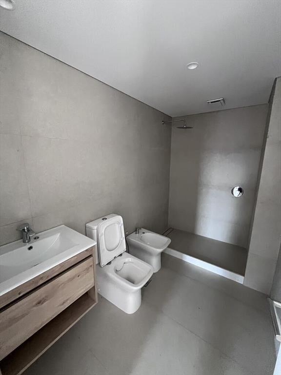 APARTAMENTO A ESTRENAR SOBRE RAMBLA COSTANERA