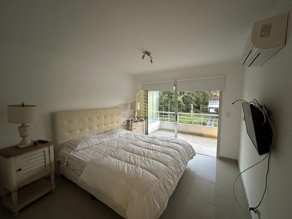 OPORTUNIDAD penthouse de 200m2 con terraza y en
