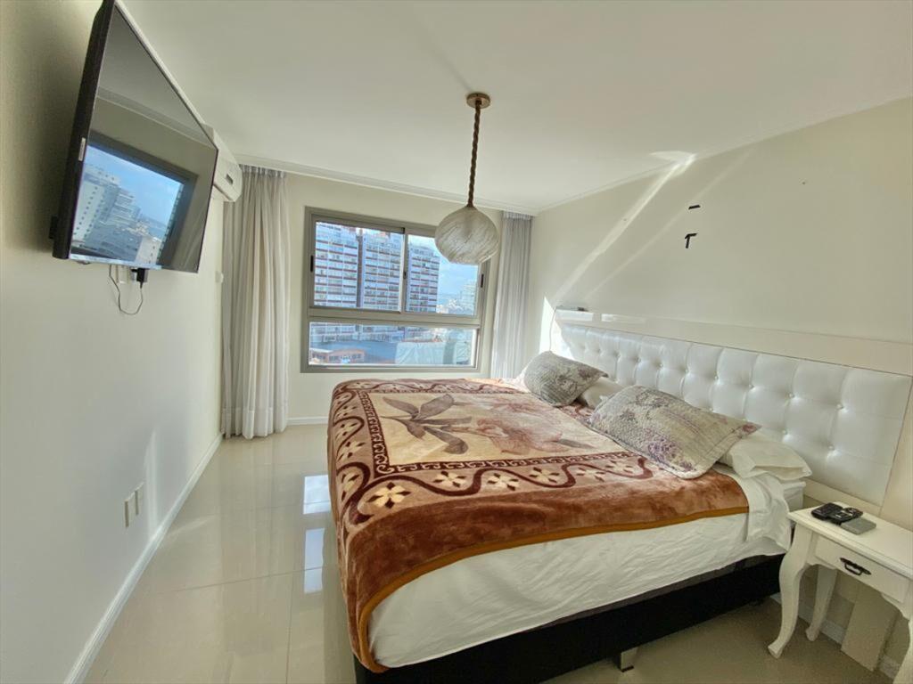 ALQUILER TEMPORARIO DE APARTAMENTO DE 2 EN PUNTA