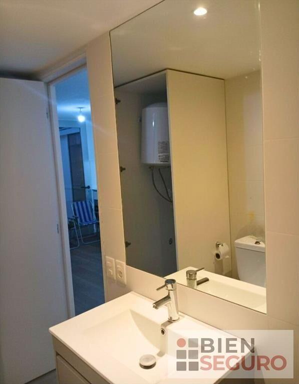 Cómodo monoambiente, planta baja con patio en venta en La B