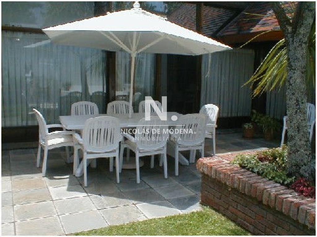 hermosa casa con muy buen parque escucha oferta y