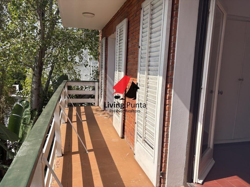 Alquiler de Apartamento de 3 Dormitorios 2 y 2 en