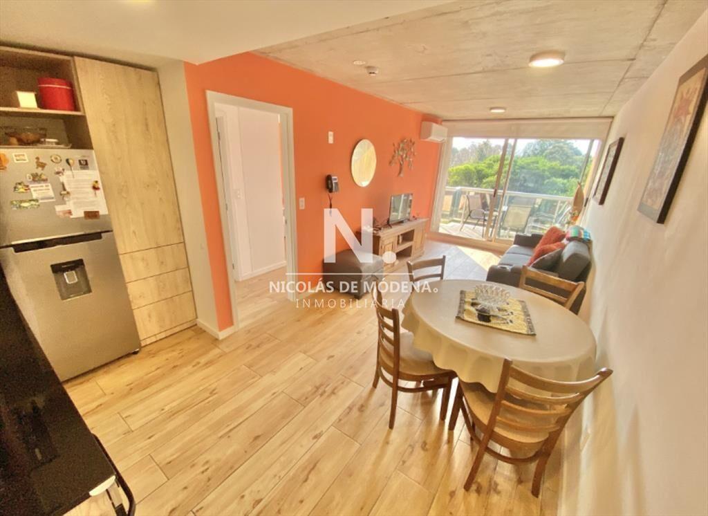 Vende apartamento de 1 dormitorio, con balcon en