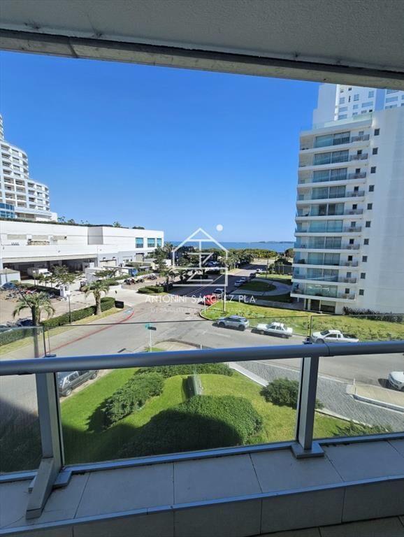 Venta Apartamento 3 dormitorios zona enjoy punta